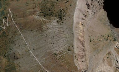 İtalya 'daki Vezüv Dağı' nın zirvesi ve ağzı.