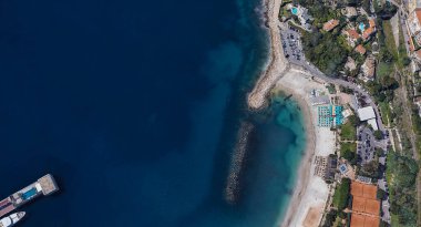 Avrupa 'daki Monako kıyıları Akdeniz' de bir İHA uçağının yüksekliğinden