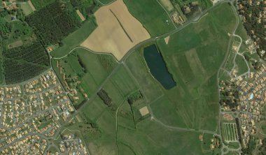 2019 'da Bretigny-sur-Orge' un kıyı, caddeleri ve altyapısı kuş bakışı bir bakış açısıyla ele alındı.