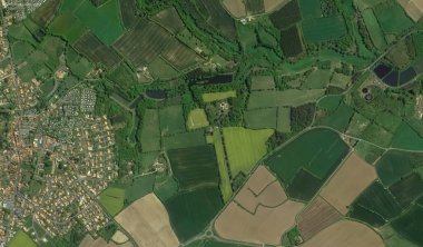 2019 'da Bretigny-sur-Orge' un kıyı, caddeleri ve altyapısı kuş bakışı bir bakış açısıyla ele alındı.