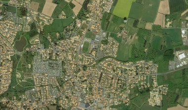 2019 'da Bretigny-sur-Orge' un kıyı, caddeleri ve altyapısı kuş bakışı bir bakış açısıyla ele alındı.