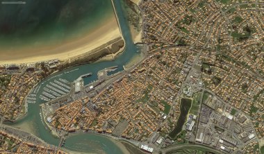 2019 'da Bretigny-sur-Orge' un kıyı, caddeleri ve altyapısı kuş bakışı bir bakış açısıyla ele alındı.