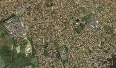 2019 'da Bretigny-sur-Orge' un kıyı, caddeleri ve altyapısı kuş bakışı bir bakış açısıyla ele alındı.