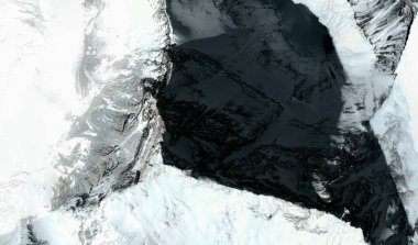 Everest Dağı 'nın tepeleri ve etekleri Çin' de kuş bakışı bir Himalaya dağ oluşumudur.