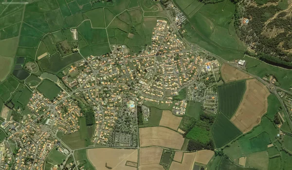 2019 'da Bretigny-sur-Orge' un kıyı, caddeleri ve altyapısı kuş bakışı bir bakış açısıyla ele alındı.