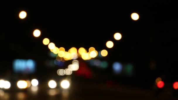 Verschwommene Autolichter Der Kreuzung Der Großen Nachtstadt Lichter — Stockvideo