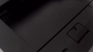 Yazıcı ofiste bir sözleşme Yayınlandı