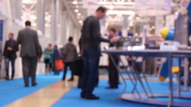 Gönderilen örnekleri teknik başarıları uluslararası fuarında ziyaretçilere ilgi