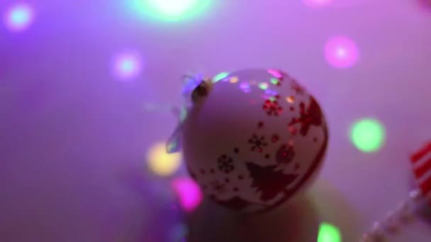 Fond de Noël, guirlande lumières jouets flocons de neige neige éblouissement nuit