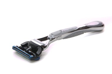 Beyaz arka planda traş bıçağı izole edilmiş. kırpma yolu ile