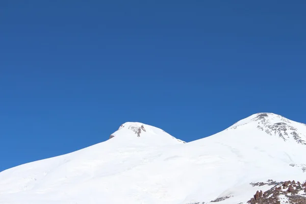 Monte Elbrus, Cordillera del Cáucaso, Rusia — Foto de Stock