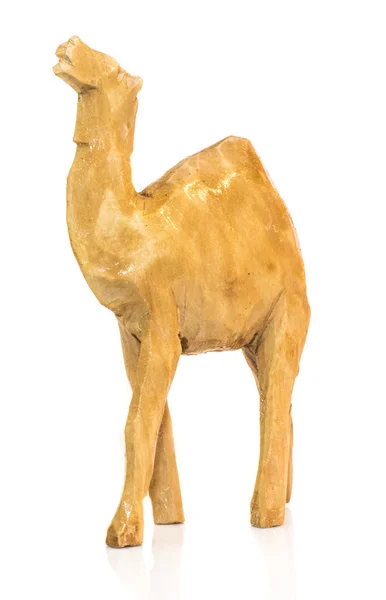Handgemaakte houten kameel op witte achtergrond — Stockfoto