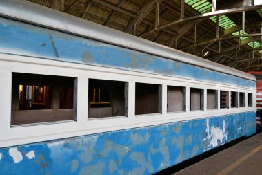 Vagon. Antika mavi ve beyaz, antika, antika, antika tren vagonu Brezilya, Güney Amerika 'da müzede.