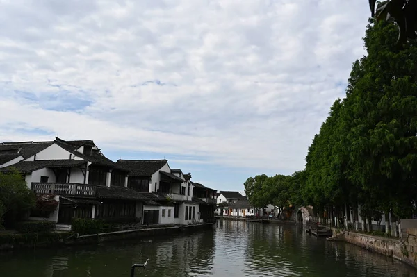 Solig Dag Längs Kanalerna Den Antika Vattenstaden Jinze Nära Shanghai — Stockfoto