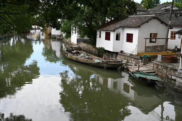 上海附近的古水镇金泽 黄昏时分 运河边 — 图库照片