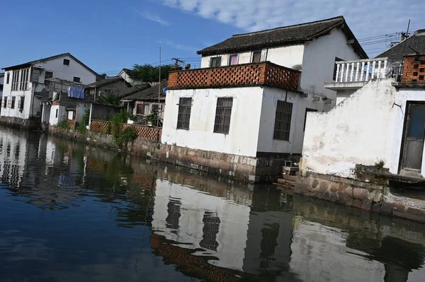 Şangay Yakınlarındaki Eski Kasabası Jinze Kanallar Boyunca Güneşli Bir Gün — Stok fotoğraf