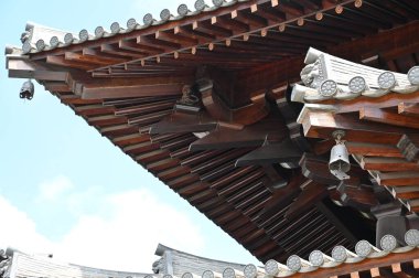 Eski Baoshan Tapınağı 'nın süslü çatısı. 