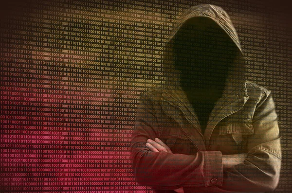 Χάκερ χωρίς πρόσωπο περιβάλλεται από δυαδικό κώδικα — Φωτογραφία Αρχείου