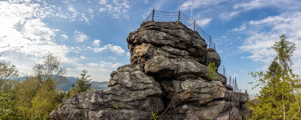 Felsen Certovy kameny im Altvatergebirge in der Tschechischen Republik. — Stockfoto