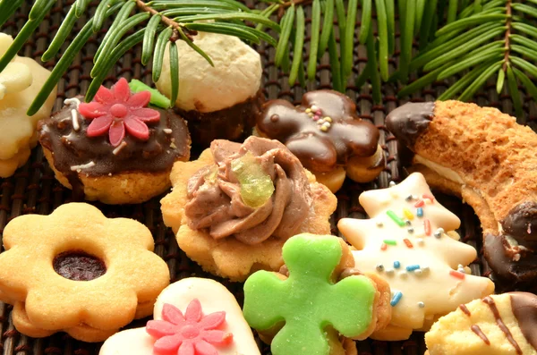 Noel tatlılar, kurabiye ve dekorasyon — Stok fotoğraf
