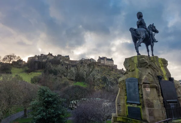 Вид Эдинбургский Замок Улицы Фес Стрит Эдинбурге Шотландия — стоковое фото