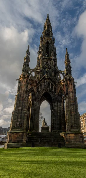 Памятник Сэру Уолтеру Скотту Саду Принцесса Стрит Эдинбурге Шотландия — стоковое фото