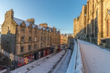 Victoria Caddesi, Grassmarket. Edinburgh, İskoçya 'daki Harry Potter' daki Diagon sokağı için ilham.