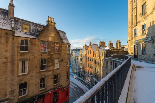 Victoria Caddesi, Grassmarket. Edinburgh, İskoçya 'daki Harry Potter' daki Diagon sokağı için ilham.