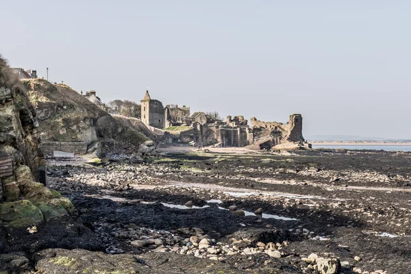 İskoçya, Fife sahilinden St. Andrews Şatosu manzarası