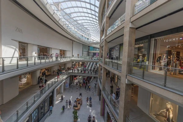 Edinburgh, İskoçya 'daki St. James Bölge Alışveriş Merkezi' nin iç manzarası