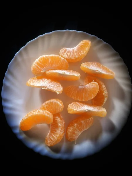 Φρεσκοκομμένες Φυσικές Υγιεινές Χυμώδεις Οργανικές Φέτες Πορτοκαλιού Τμήματα Ένα Λευκό — Φωτογραφία Αρχείου