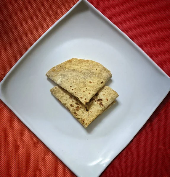 Chapati Indio Fulka Pulka Gehu Roti Plato Blanco Una Comida — Foto de Stock
