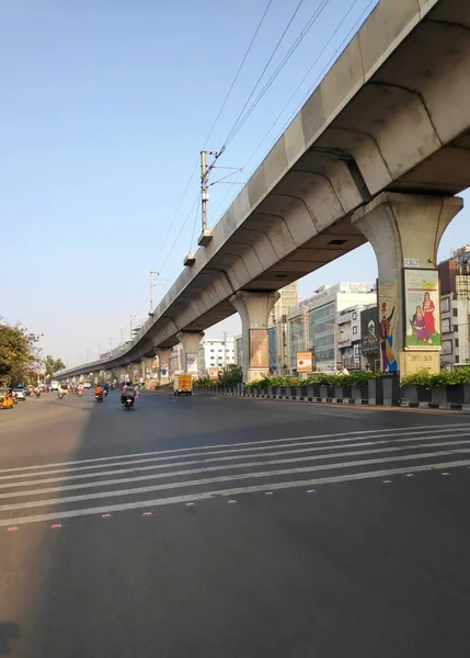 Hyderabad Hindistan Mayıs 2021 Hiderabad Kentsel Alanlarında Metro Rayları Üzerinde — Stok fotoğraf