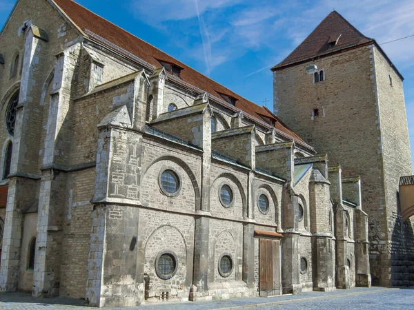 St. Ulrich, Almanya 'da Bavyera, Regensburg' da erken dönem gotik bir kilise.