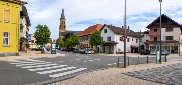 2021年8月5日 德国梅克森市 德国南部的梅克森镇中心 有新教教堂和主要街道 — 图库照片