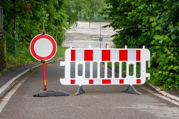 Barriers Road Barricade Sign Road Passable Due Flooding River Background — Stock Photo, Image