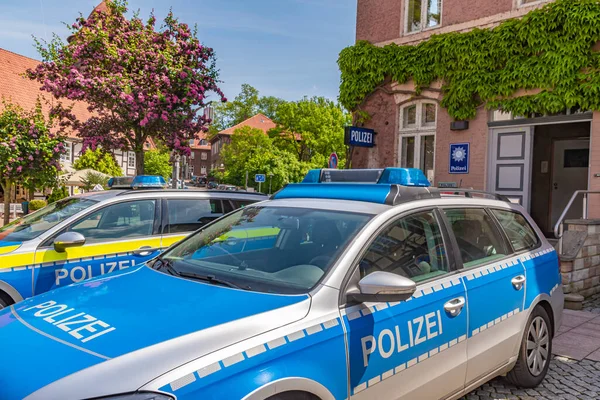 Dannenberg Németország 2019 Május Két Német Rendőrautó Parkol Egy Középkori — Stock Fotó