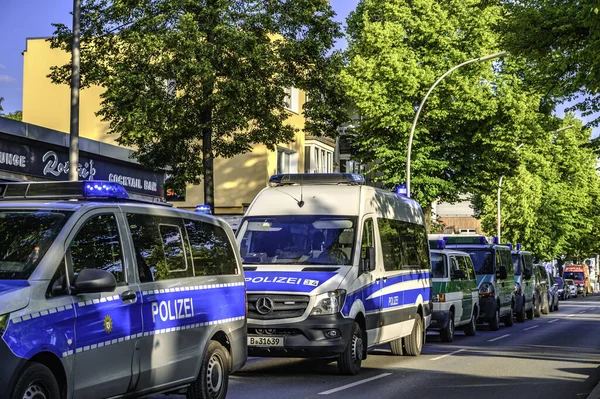 Berlin Németország 2019 Június Berlini Rendőrség Működése Több Mentőautóval Vízipipa — Stock Fotó