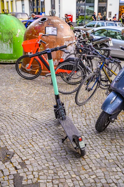 Berlín Alemania Junio 2019 Vehículos Dos Ruedas Aparcados Borde Festival — Foto de Stock