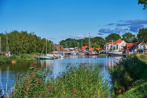 Greifswald Alemania Agosto 2020 Vista Puerto Greifswald Río Ryck —  Fotos de Stock