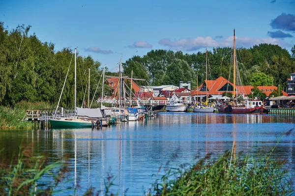 Greifswald Alemania Agosto 2020 Vista Puerto Greifswald Río Ryck —  Fotos de Stock