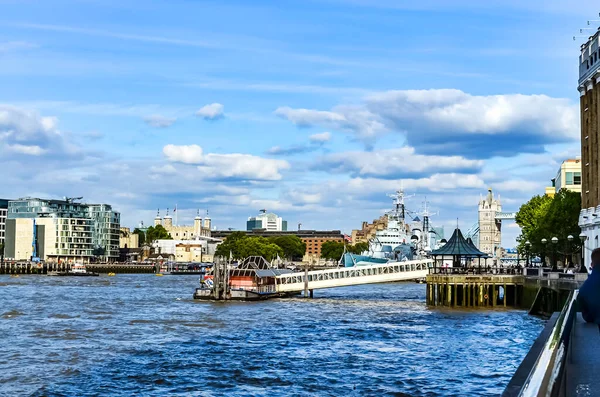 Londres Gran Bretaña Agosto 2015 Río Támesis Con Paisaje Urbano — Foto de Stock