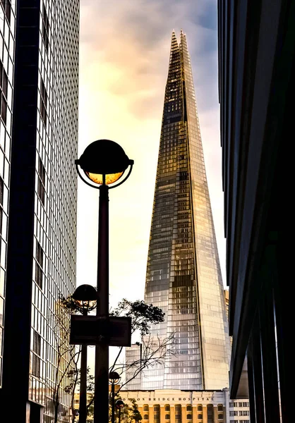 Londres Gran Bretaña Agosto 2015 Vista Entre Edificios Rascacielos Shard — Foto de Stock