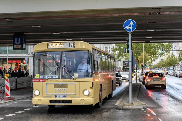 Berlín Alemania Octubre 2019 Autobús Histórico Que Utiliza Transporte Público — Foto de Stock