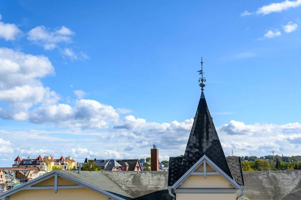 俯瞰德国乌塞敦岛上Bansin的屋顶 天空美丽 乌云密布 — 图库照片