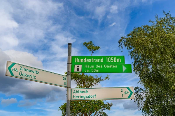 Signpost Bike Path Zinnowitz Heringsdorf Island Usedom Germany Hundestrand German — Stock Photo, Image