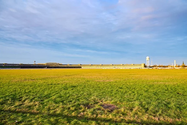 Berlim Alemanha Dezembro 2019 Vista Sobre Área Antigo Aeroporto Tempelhof — Fotografia de Stock