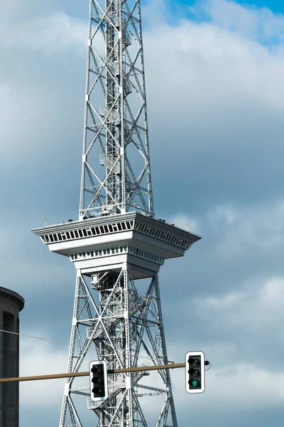 Sunlit Landmark Funkturm Berlin Radio Tower Foregrounded Traffic Lights Messegelnde — Fotografia de Stock