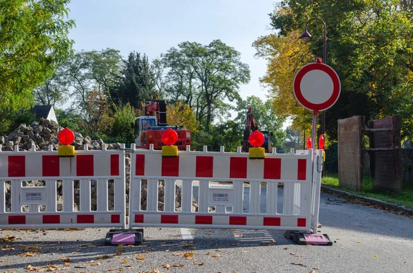Światła Ostrzegawcze Blokadzie Dróg Dzielnicy Mieszkaniowej Dahlewitz Niemcy 2017 — Zdjęcie stockowe