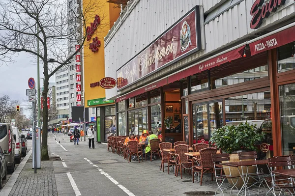 Berlin, Almanya - 21 Şubat 2020: Berlin-Charlottenburg şehri Zooloji Bahçesi yakınları.